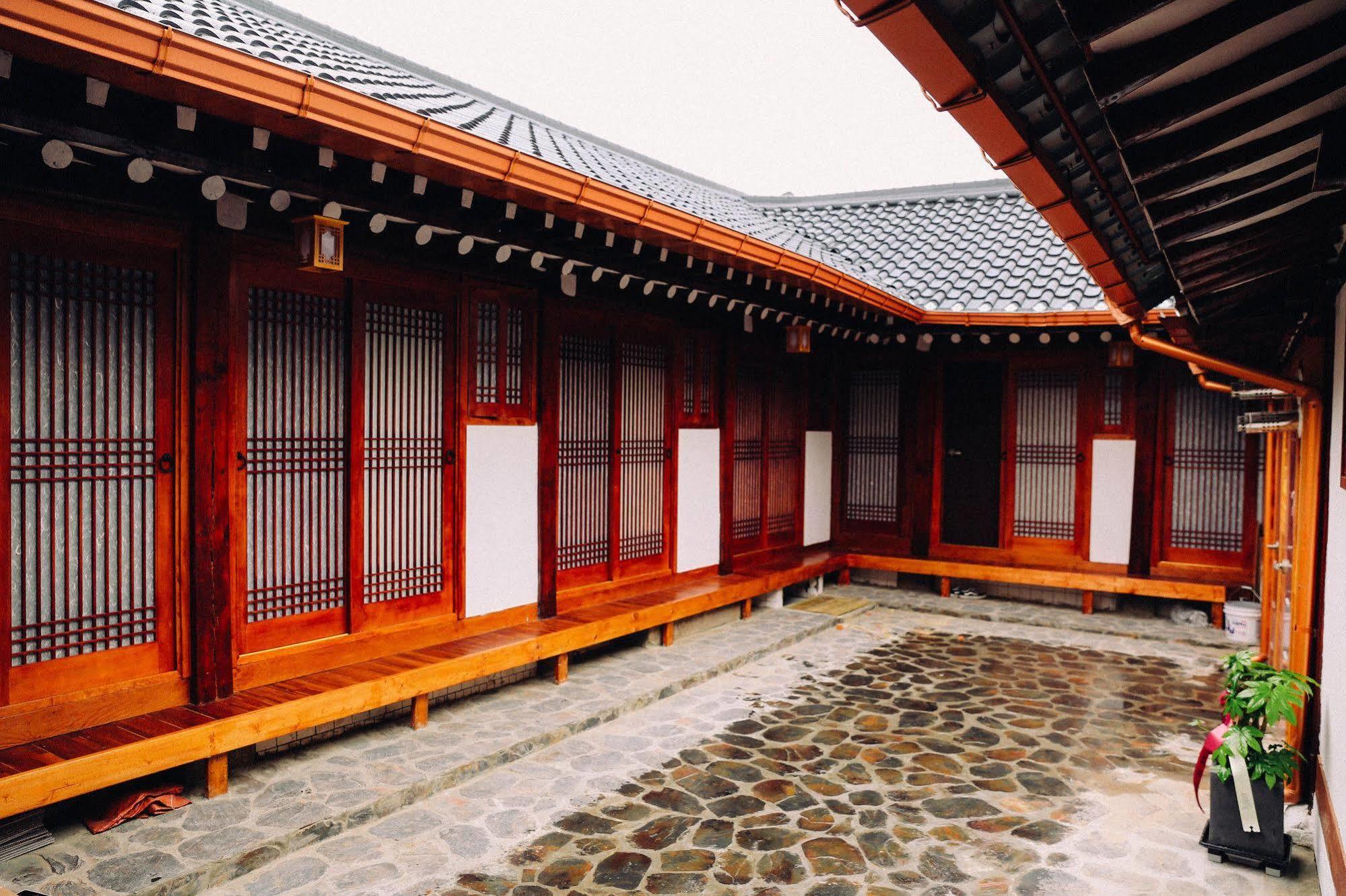 Bibimbap Hanok Guesthouse Insadong Seúl Exterior foto